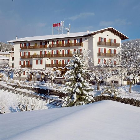 Hotel Panorama Wellness & Resort Malosco Exterior photo